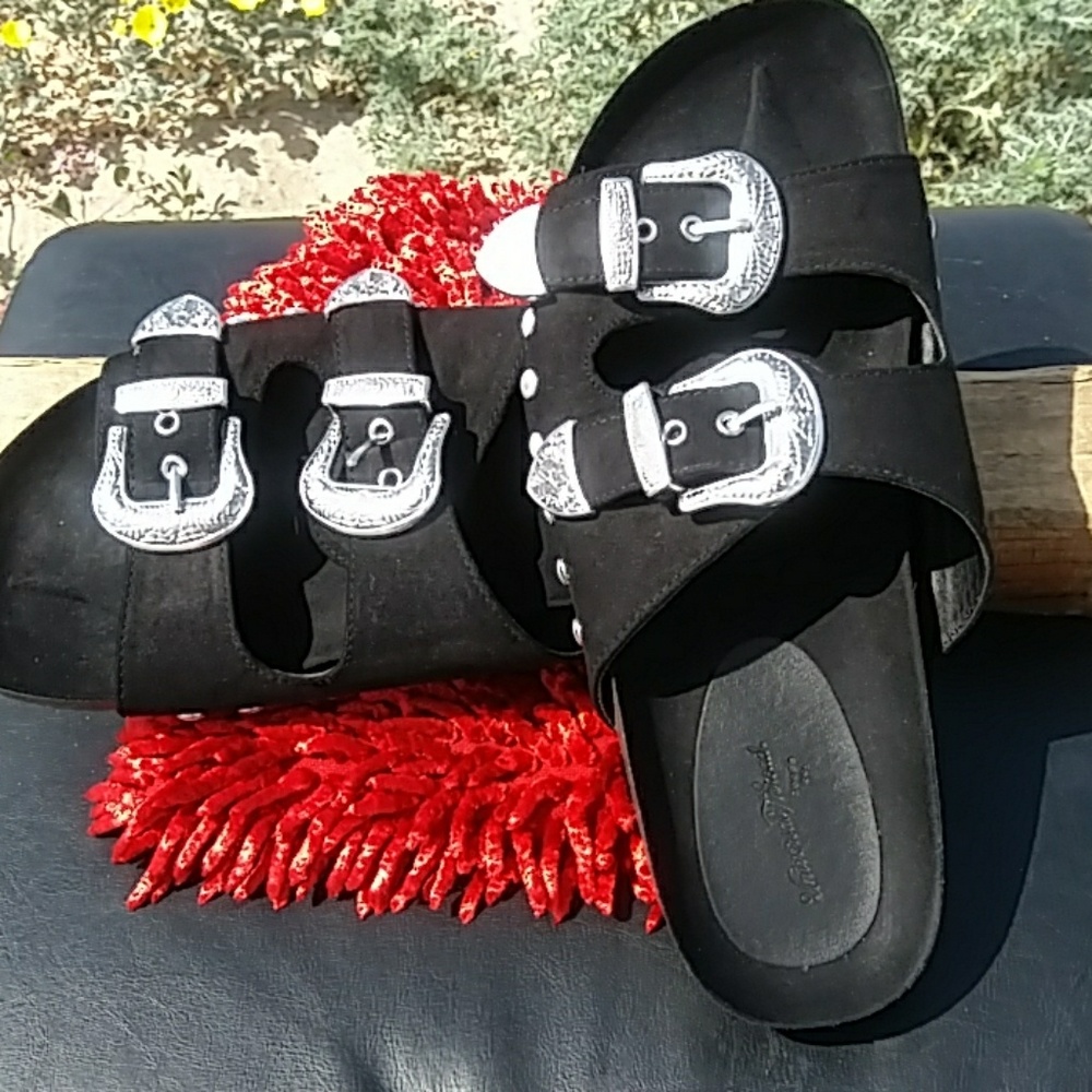 SILVER BUCKLED FAUX SWEDE SANDALS